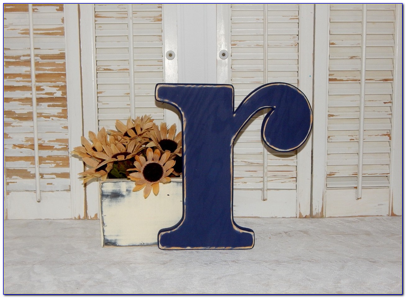Wooden Letter R Wall Decor