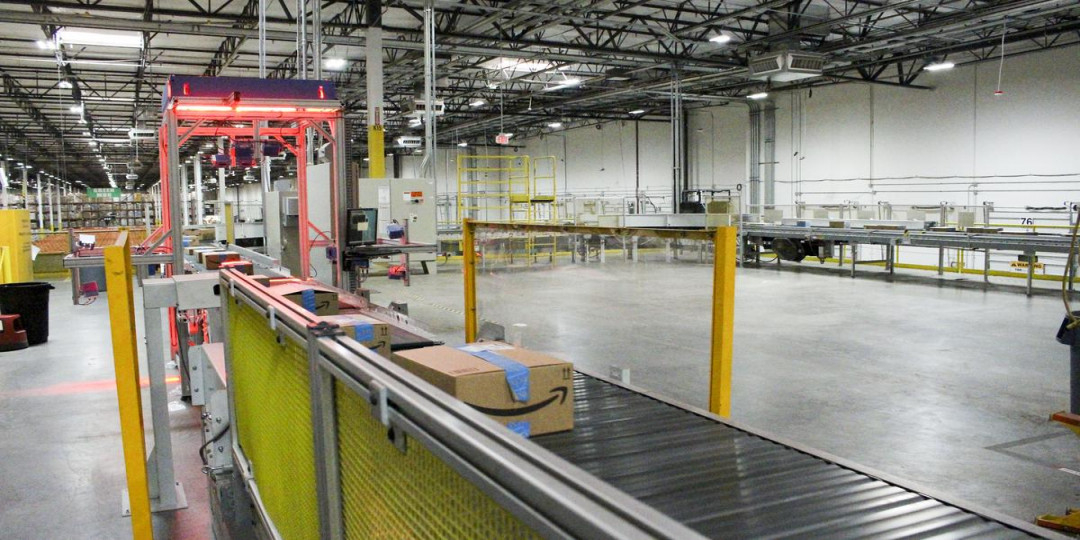 Amazon to , warehouse workers in Arizona, more tech employees