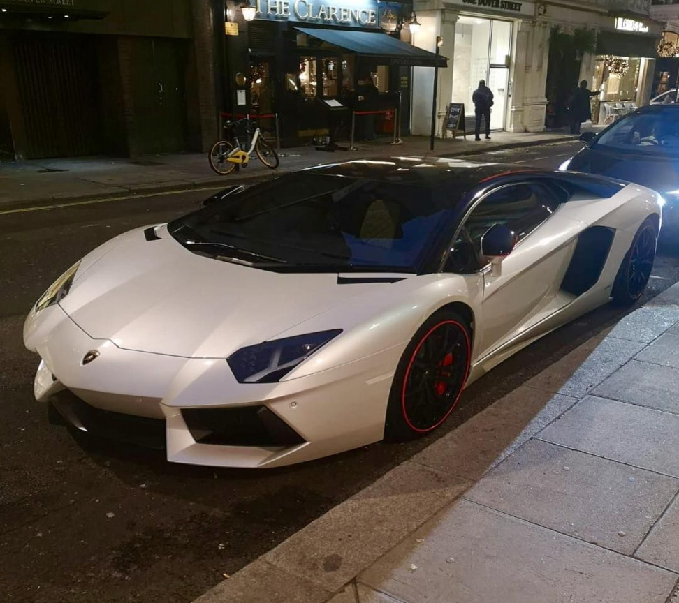 This also caught my eye tonight, Lamborghini Aventador with a
